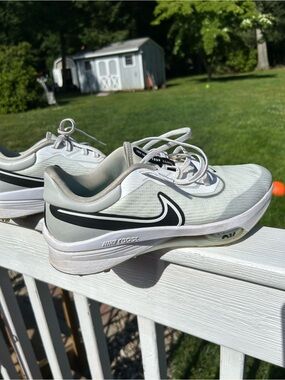 Nike White and Black Trainer Sneakers